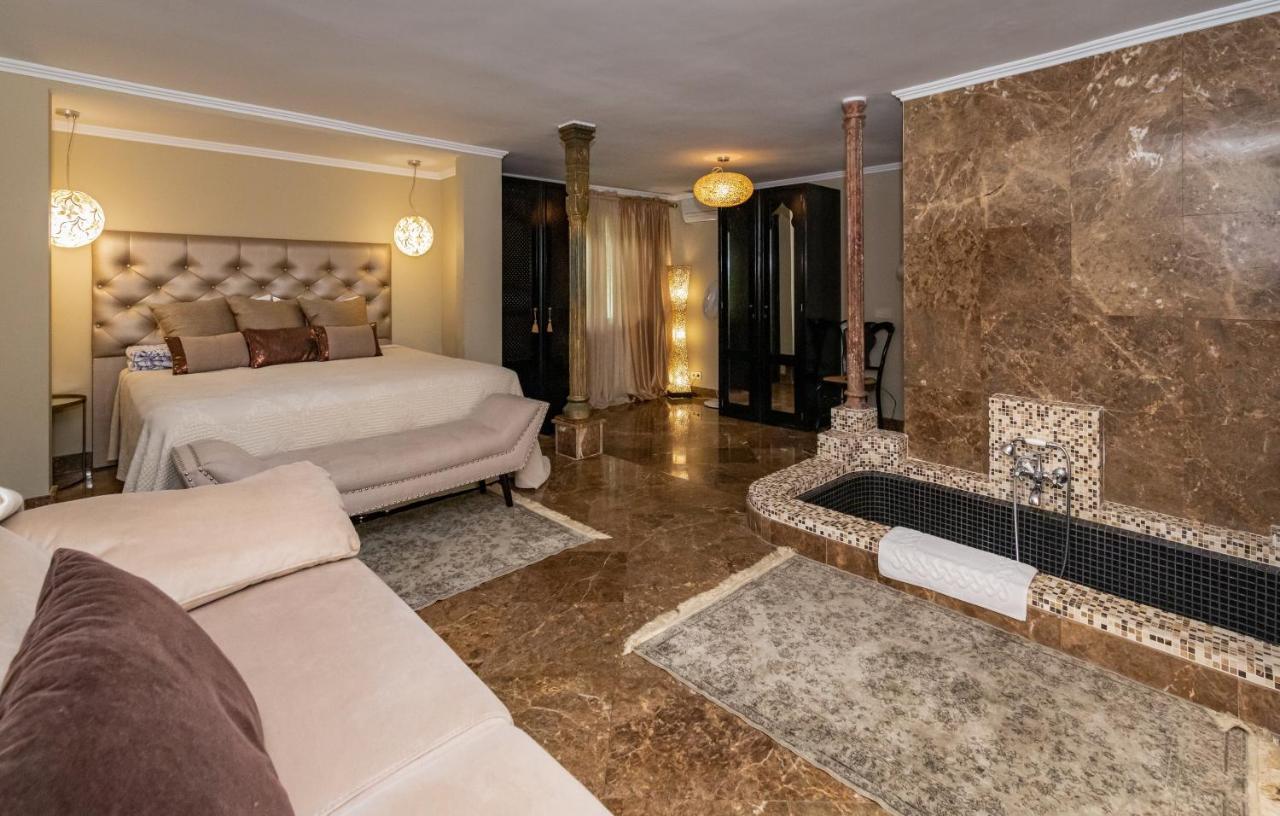 Villa in Puerto Cabopino Marbella Exterior foto